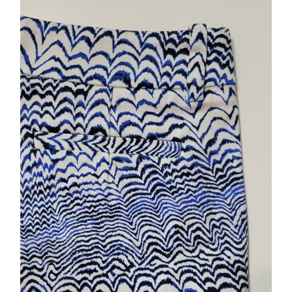 Trina Turk Blue Black and White Patterned Women’s Shorts - Picture 6 of 6
